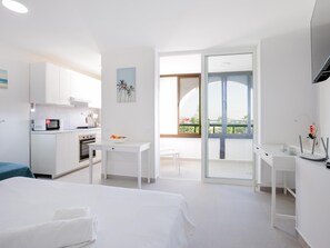 Strykejern/-brett, internettilgang og sengetøy