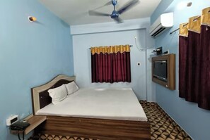 Deluxe Double Room, City View | View from room - Goroomgo Gurukul Tarapith Kolkata (Rampurhat)