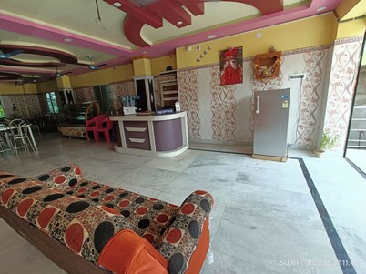 Goroomgo Gurukul Tarapith Kolkata