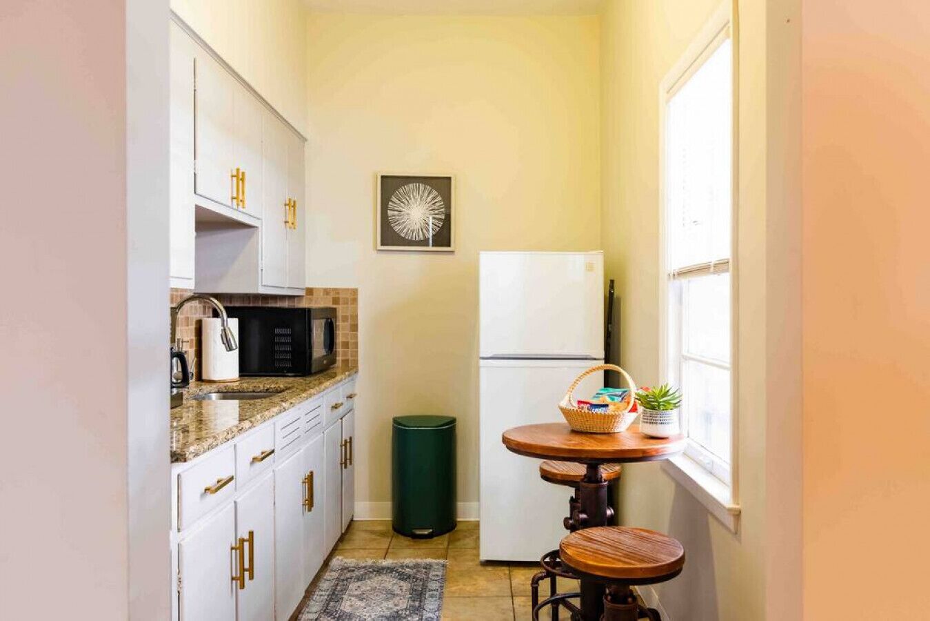 冰箱、微波炉、烤箱、炉灶