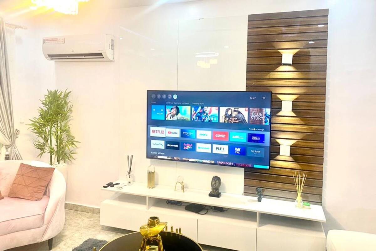 Apartment, 2 Bedrooms | Living area