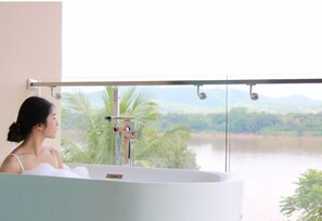 Romantic Double Room | Individually decorated, laptop workspace, free WiFi, bed sheets