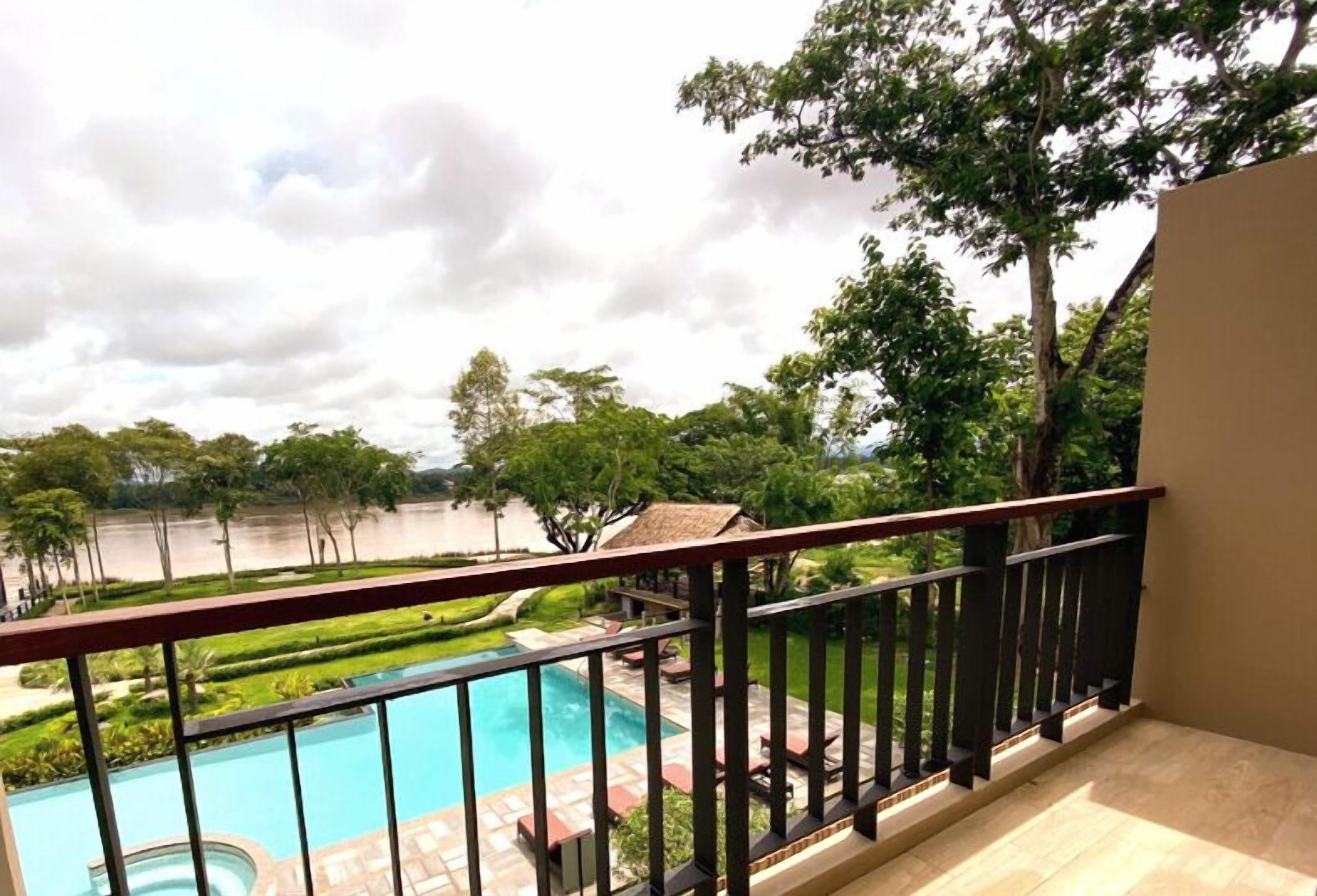 Deluxe Room | Terrace/patio