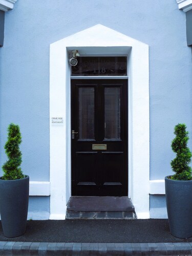 Contemporary 2 bedroom apartment in Llandudno town centre