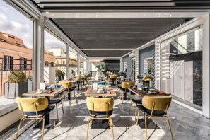 Daily buffet breakfast (EUR 15 per person) - CC Palace Hotel Roma (Rome)