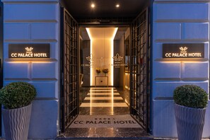 Property entrance - CC Palace Hotel Roma (Rome)