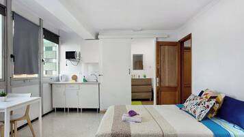 1 chambre, fer et planche Ă repasser, Wi-Fi gratuit, draps fournis