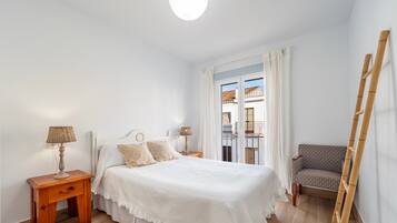 4 camere, ferro/asse da stiro, Wi-Fi gratuito, lenzuola