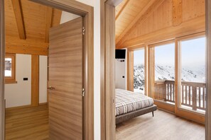 2 bedrooms, free WiFi, bed sheets - Chalet 'Plaz' with Mountain Views, Private Garden and Wi-Fi (Livigno)