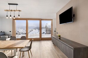 Interior - Chalet 'Plaz' with Mountain Views, Private Garden and Wi-Fi (Livigno)