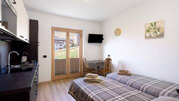 Free WiFi, bed sheets