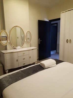 Basic Apartment, Multiple Bedrooms | Free WiFi