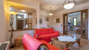 Télévision, cheminée