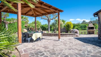 屋外ダイニングエリア