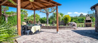 Villa "Villamorus 1" with Garden & Wi-Fi