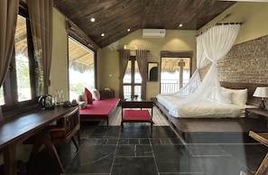 Superior Room, Bathtub, Slope side | 1 bedroom, minibar, desk, laptop workspace - Amigo Pu Luong (Ba Thuoc)