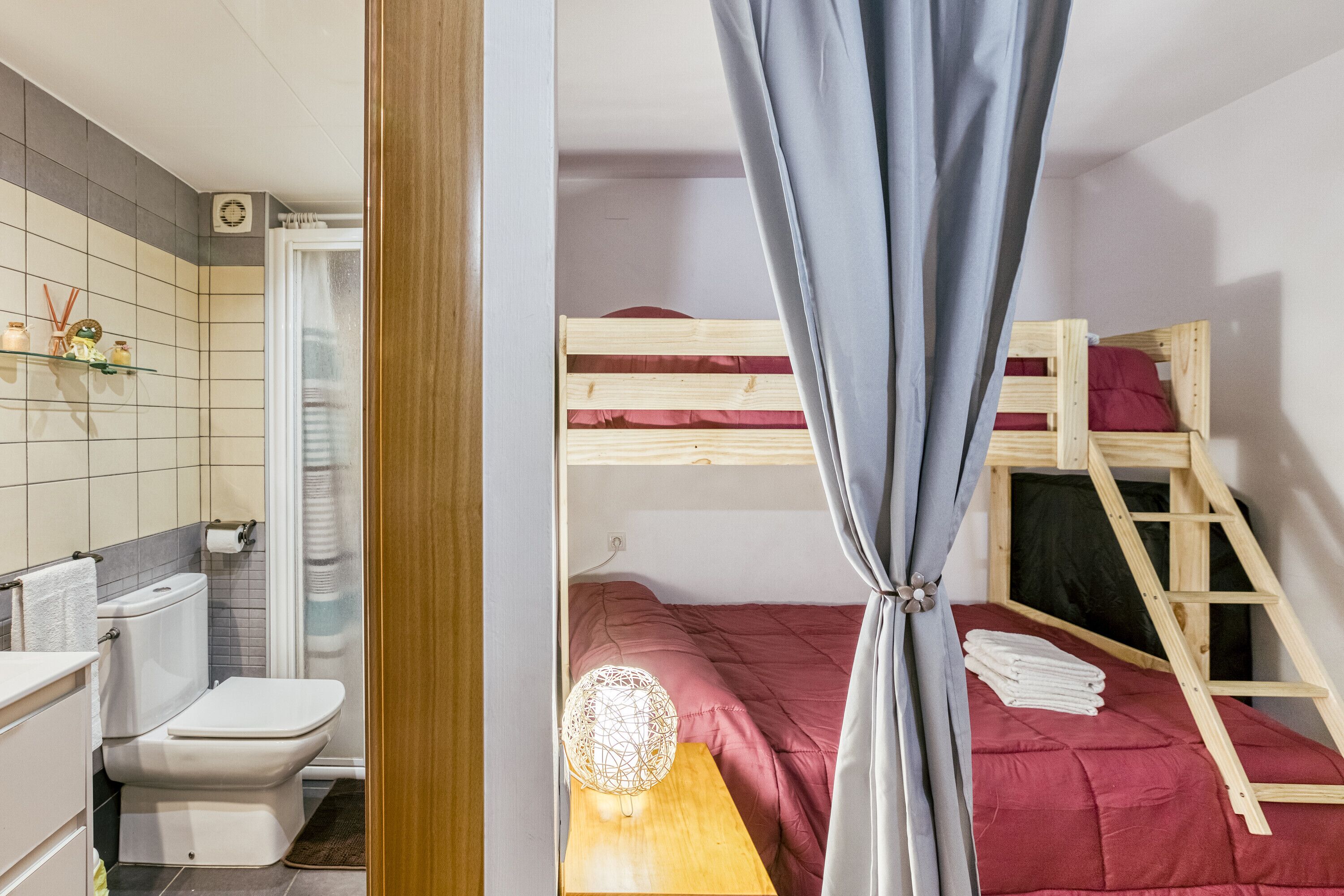 1 chambre, fer et planche à repasser, Wi-Fi gratuit, draps fournis