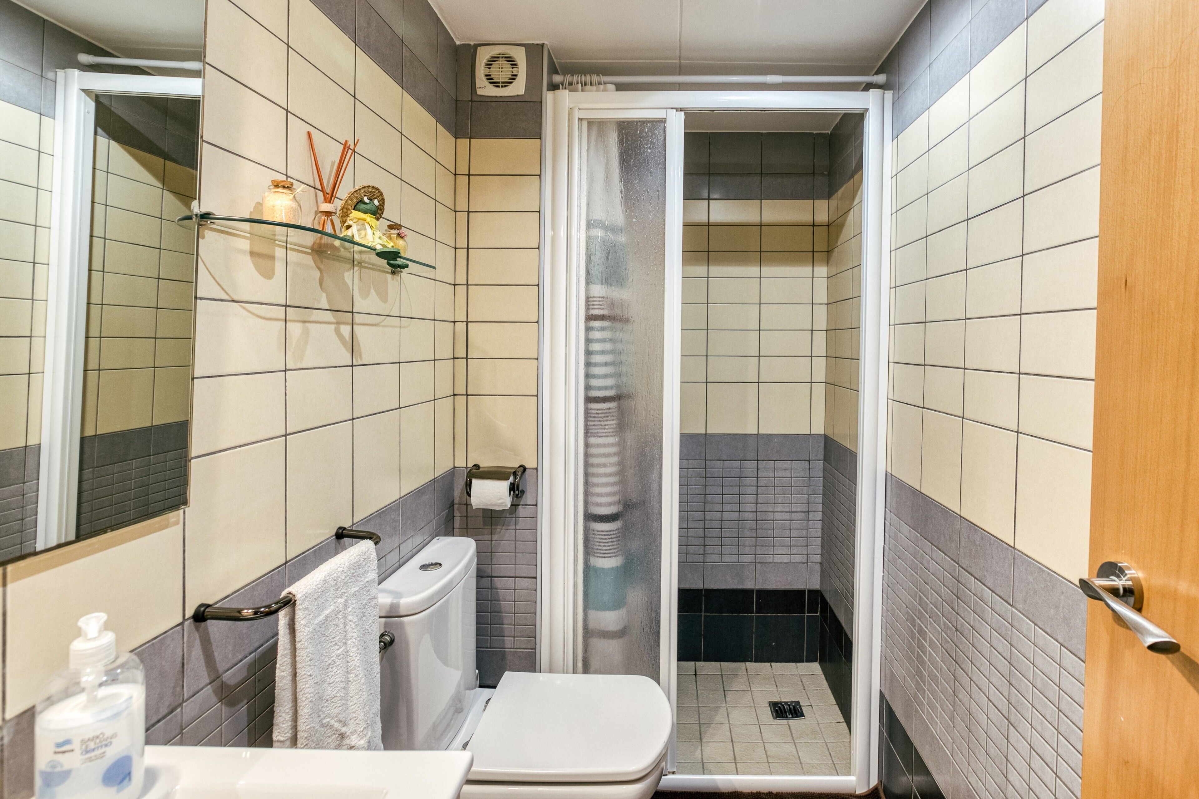 Doccia, asciugacapelli, asciugamani