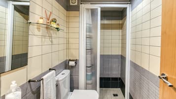 Doccia, asciugacapelli, asciugamani