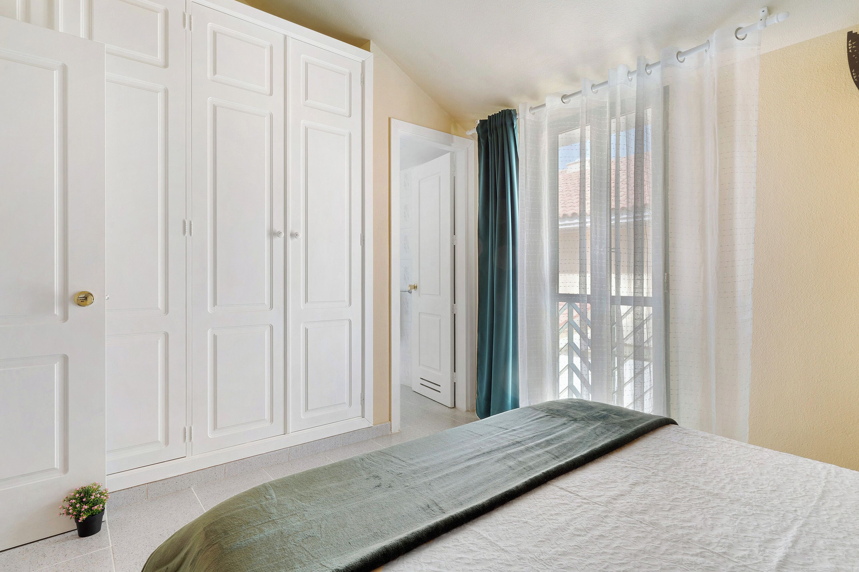 3 chambres, fer et planche à repasser, Wi-Fi gratuit, draps fournis