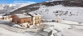 Apartment 'Presot' with Mountain View, Shared Garden & Wi-Fi