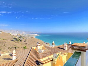 Unclassified image, 2 of 34, button