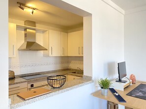 Fridge, microwave, oven, dishwasher - Tamango Hill Alcazaba A 1B by Casasol (Torrox)