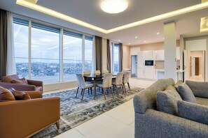 全景頂樓客房 | 起居區