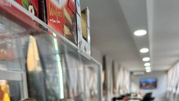 Petit déjeuner préparé sur commande servi tous les jours en supplément