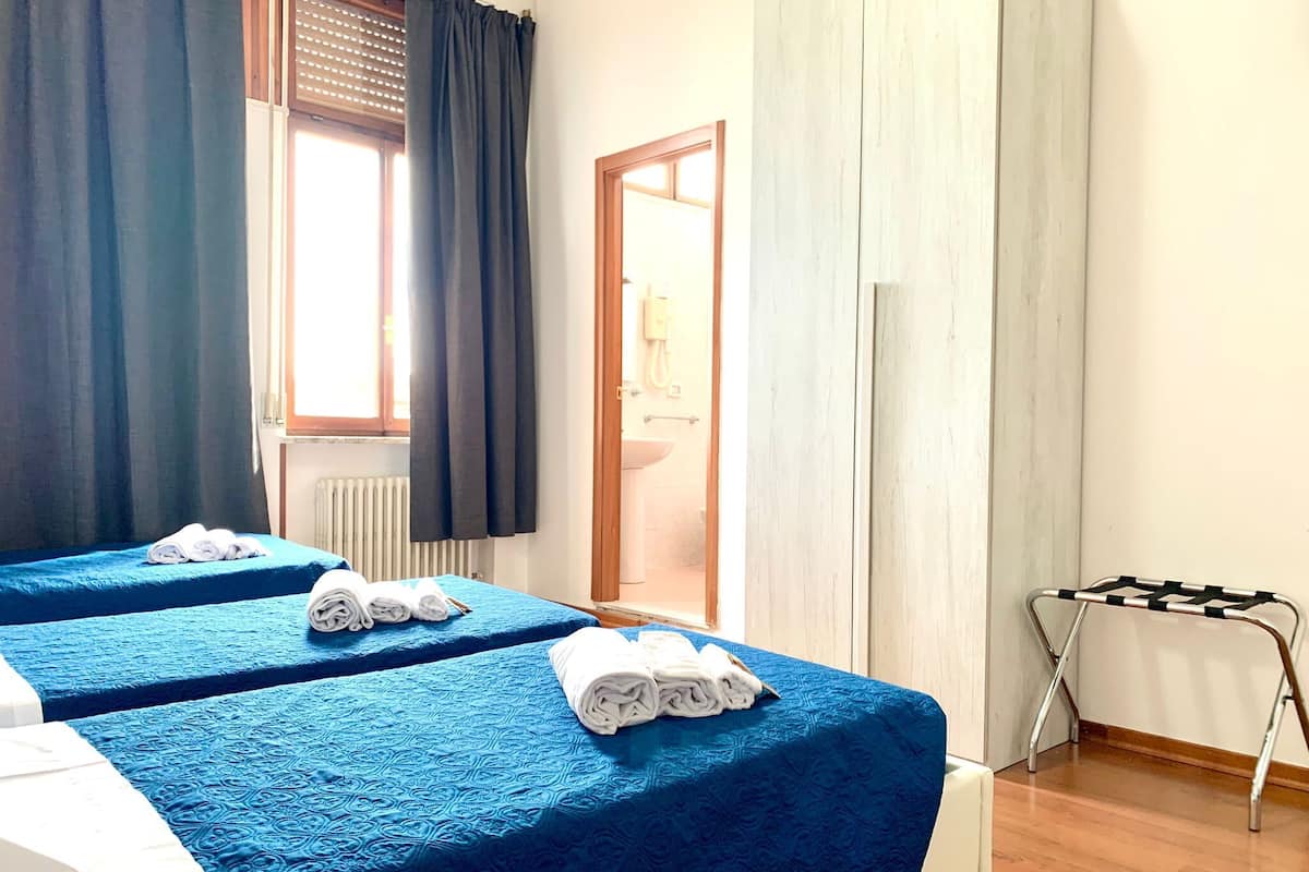 Untuvapeitot, työpöytä, kannettavalle tietokoneelle sopiva työtila