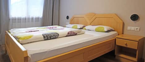 1 bedroom, in-room safe, travel cot, free WiFi