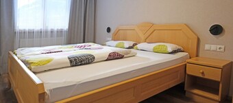 Chavalatsch vacation apartment with stunning views of the mountains 