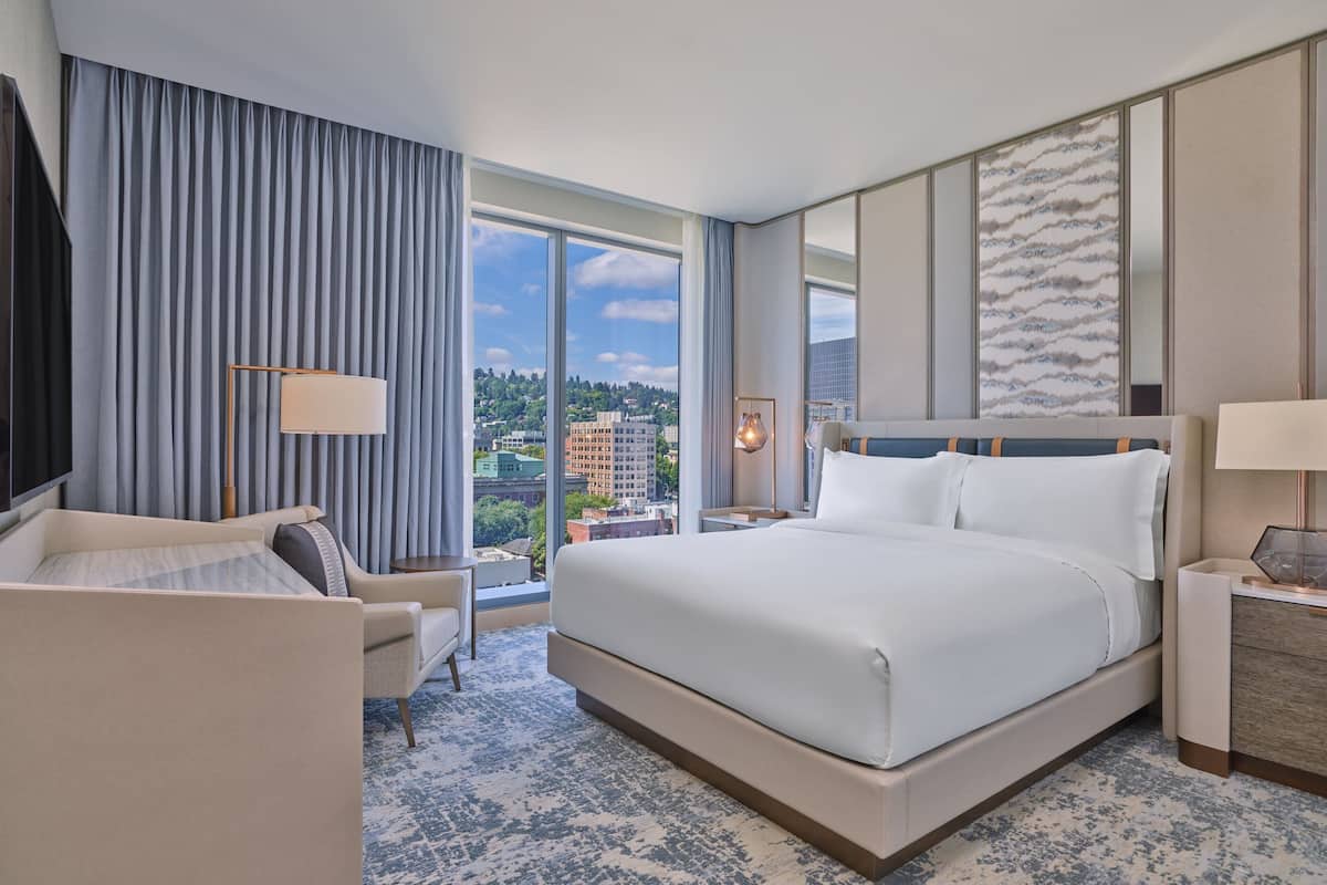 1 bedroom, premium bedding, down comforters, pillowtop beds
