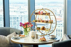 Breakfast, lunch, dinner and brunch served  - The Ritz-Carlton, Portland (Portland)