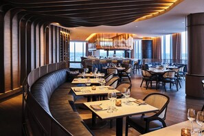Breakfast, lunch, dinner served; American cuisine  - The Ritz-Carlton, Portland (Portland)