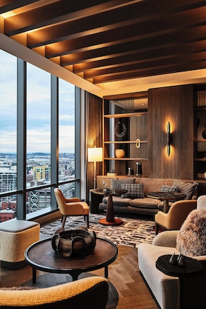 Lobby lounge