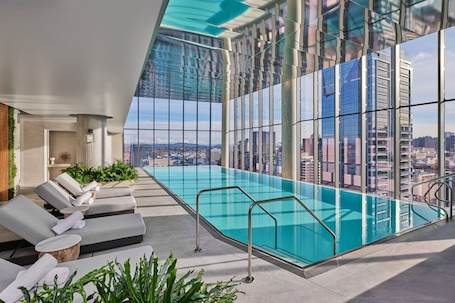 Una piscina techada