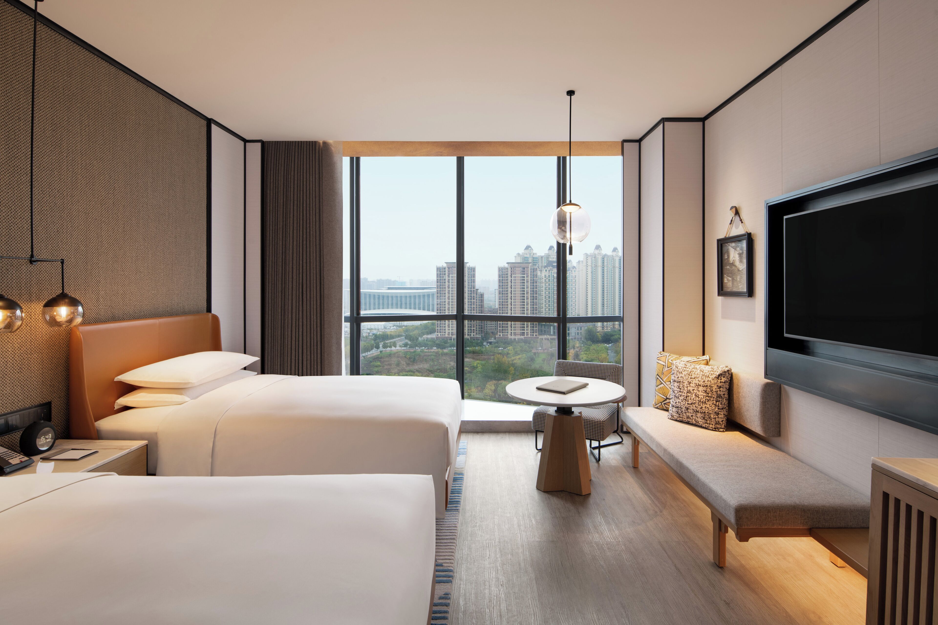 高级房, 2 张单人床 | 高档床上用品、羽绒被、迷你吧、客房内保险箱