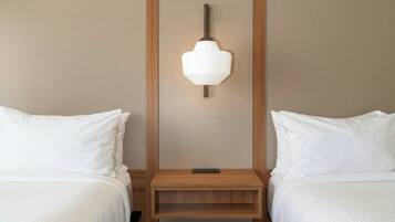 Chambre, 2 grands lits | Chambres insonorisées, lits bébé (gratuits), Wi-Fi gratuit