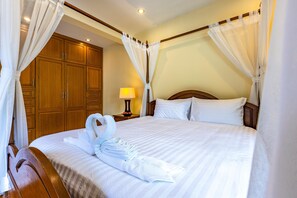 Deluxe Villa | 3 bedrooms, iron/ironing board, free WiFi, bed sheets - 3 BR Pool Villa in Great Location CV3 (Hua Hin)