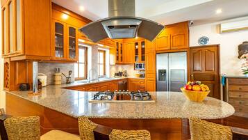Deluxe Villa | Private kitchen