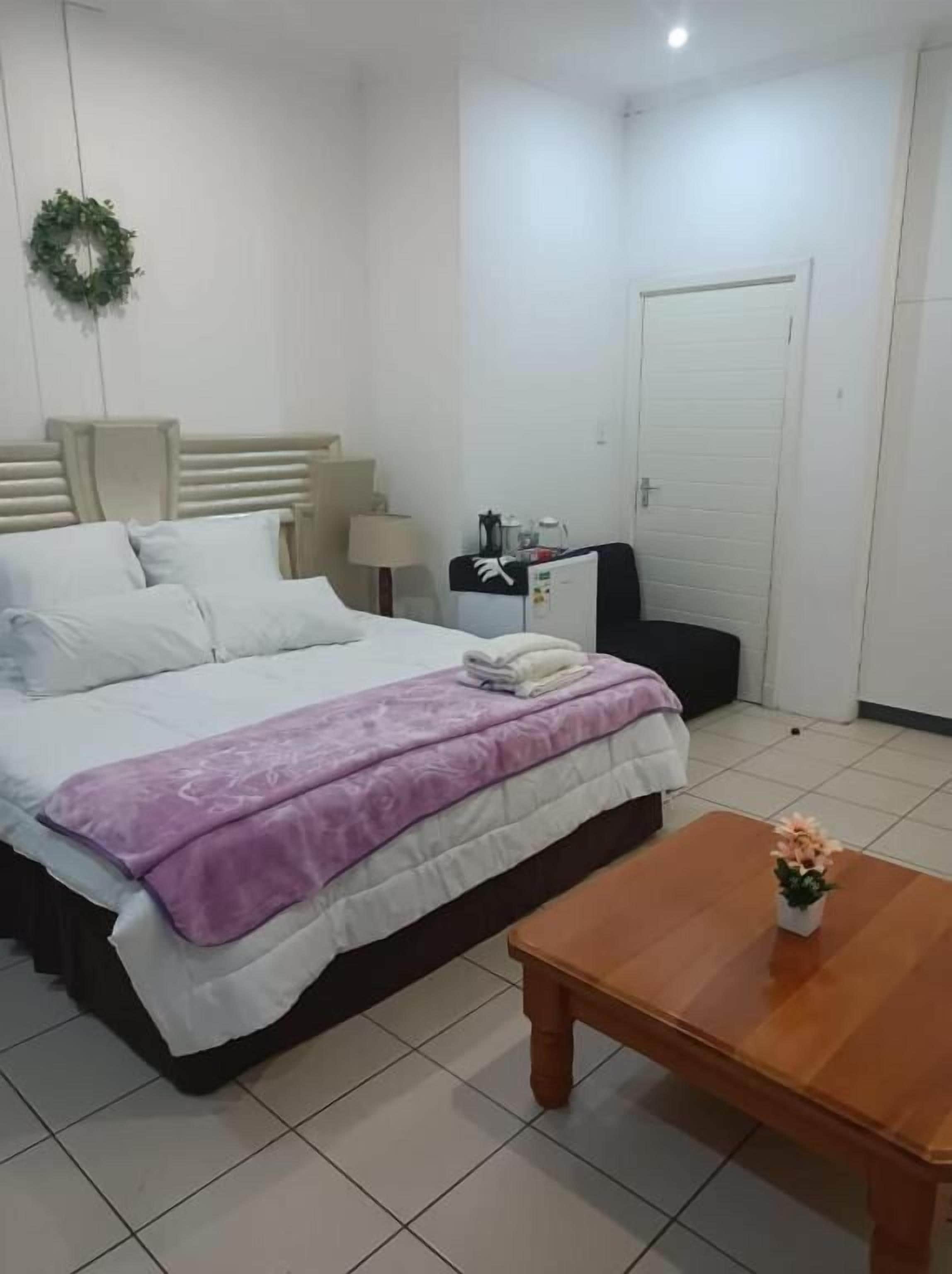 高档床上用品、羽绒被、泰普尔床垫、迷你吧