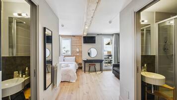 Luxury Room, Balcony, Mountainside | In-room safe, individually decorated, free cribs/infant beds, free WiFi