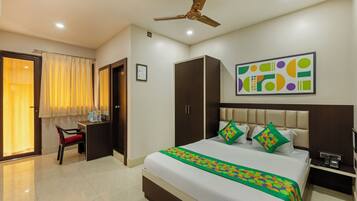 Standaard kamer | Individueel gemeubileerd, een bureau, verduisterende gordijnen