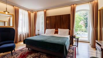 Premium Room | Hypo-allergenic bedding, desk, free WiFi, bed sheets