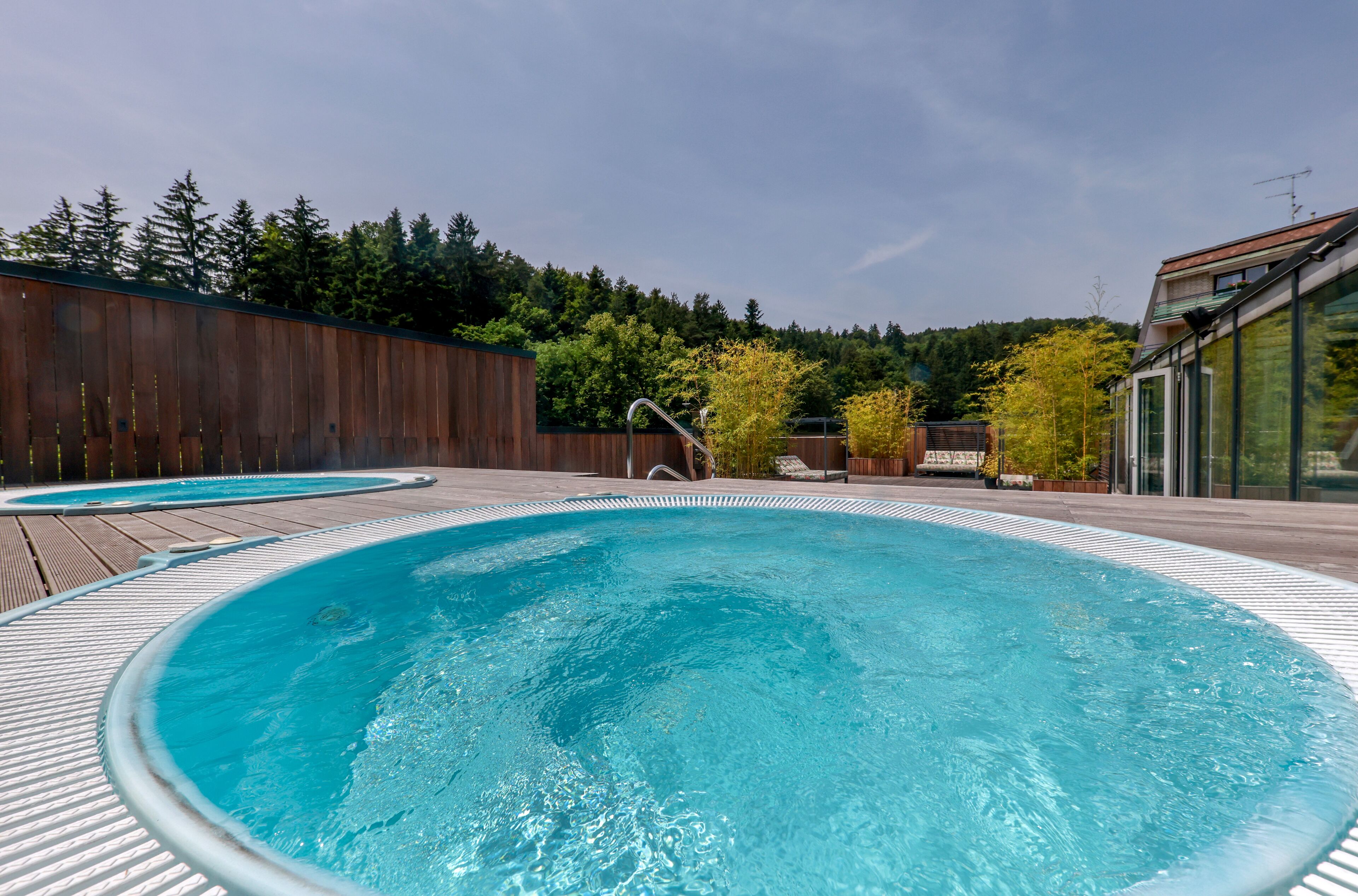 Couples treatment rooms, sauna, body treatments, aromatherapy