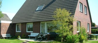 Beautiful fine apartment with garden, meadow, view of water and land