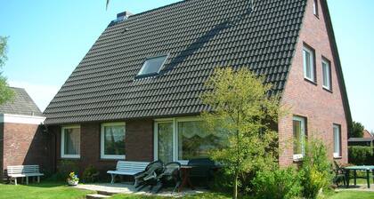 Beautiful fine apartment with garden, meadow, view of water and land