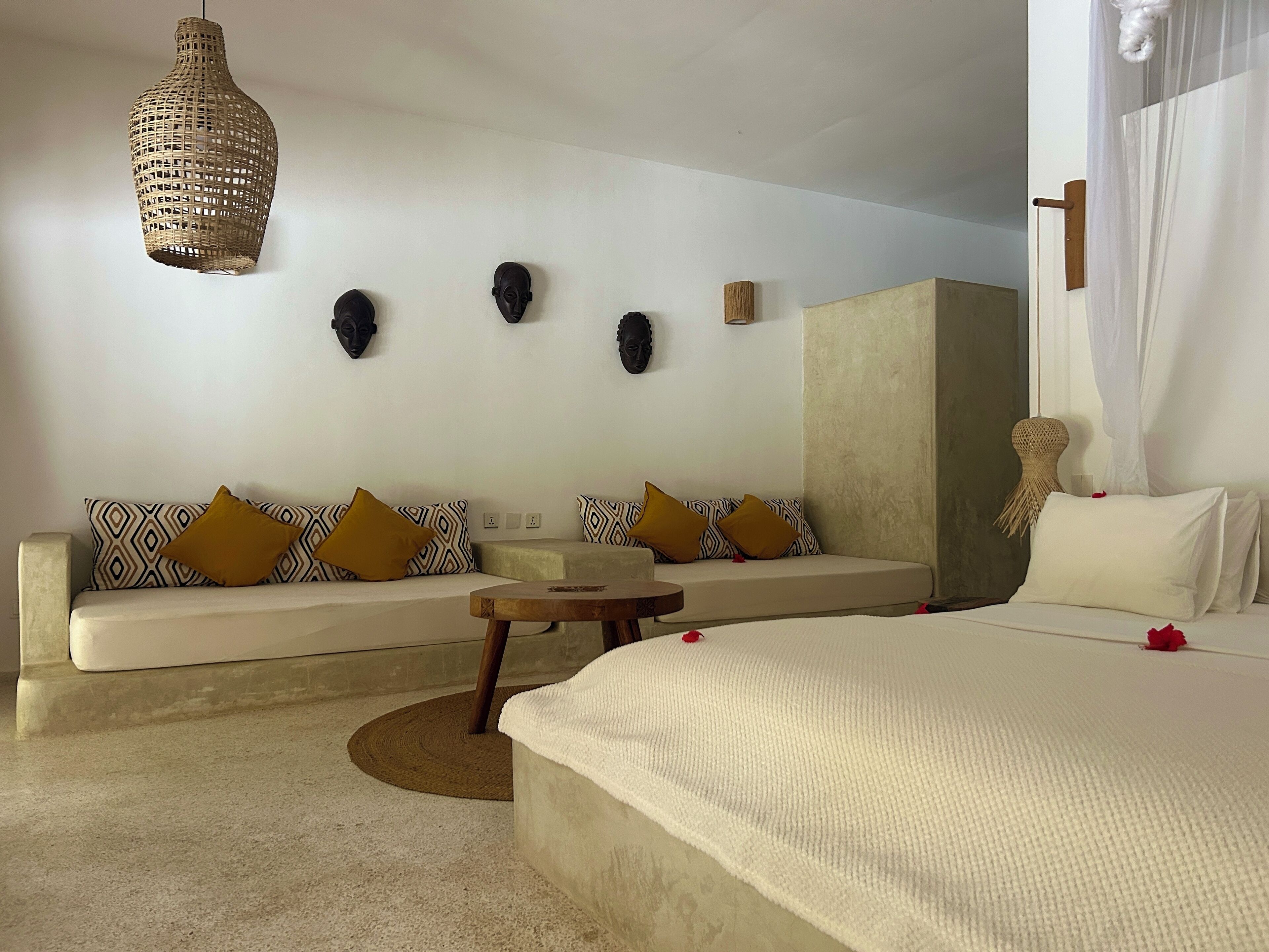 Luxury Quadruple Room, 1 Bedroom, Non Smoking, Garden View | In-room safe, bed sheets