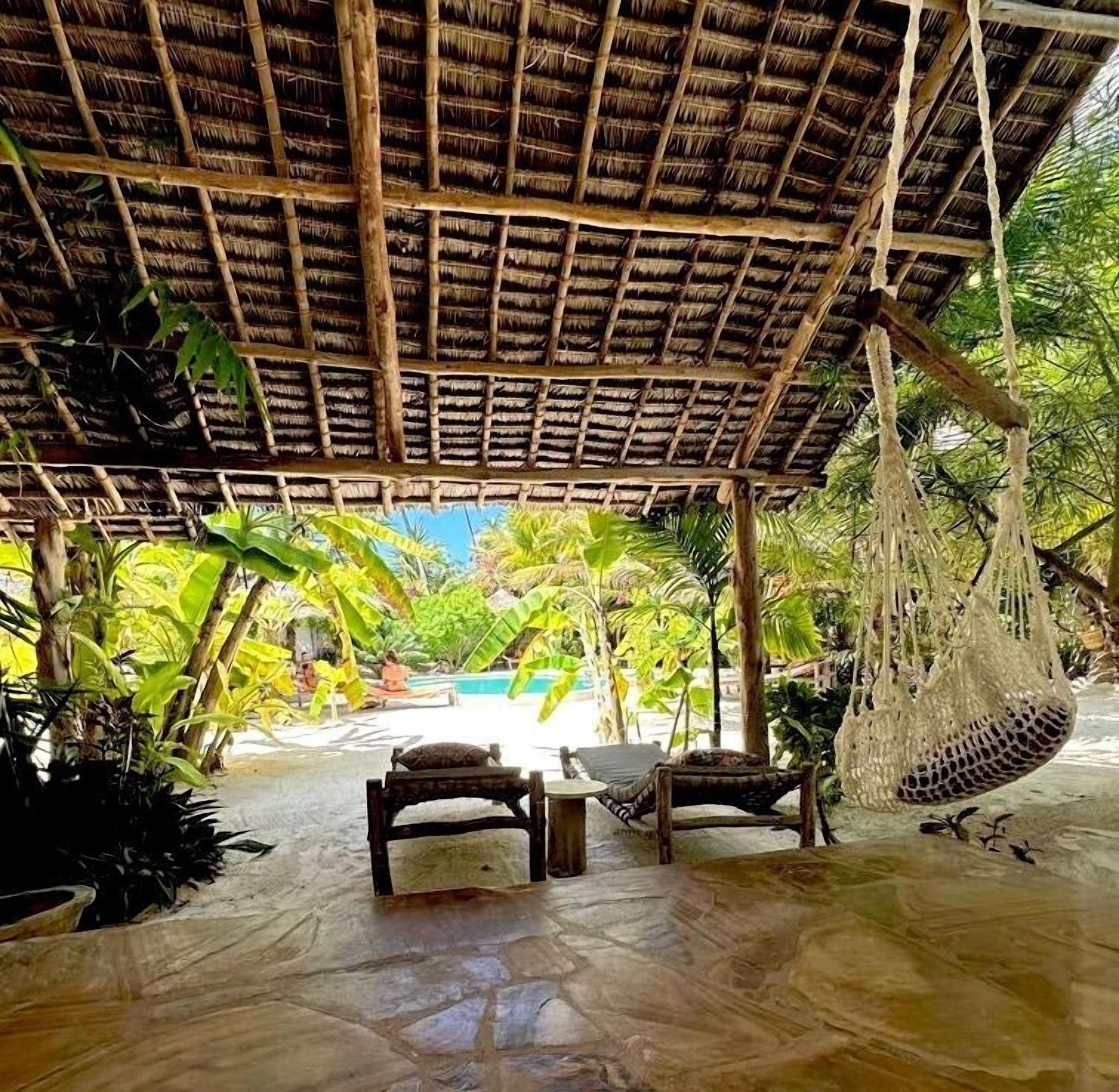 Quarto casal luxo, 1 quarto, para não fumantes, vista para a piscina | Cofres nos quartos, roupa de cama